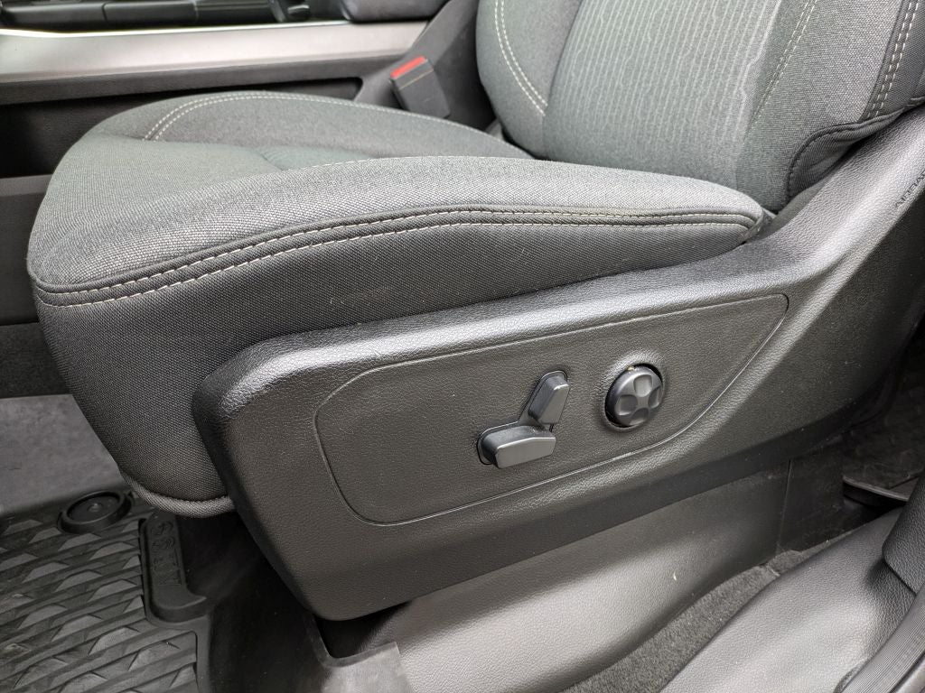 2021 RAM 1500 Big Horn Quad Cab 4x4 6'4" Box