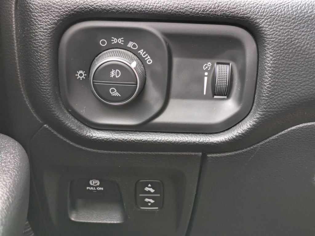 2021 RAM 1500 Big Horn Quad Cab 4x4 6'4" Box