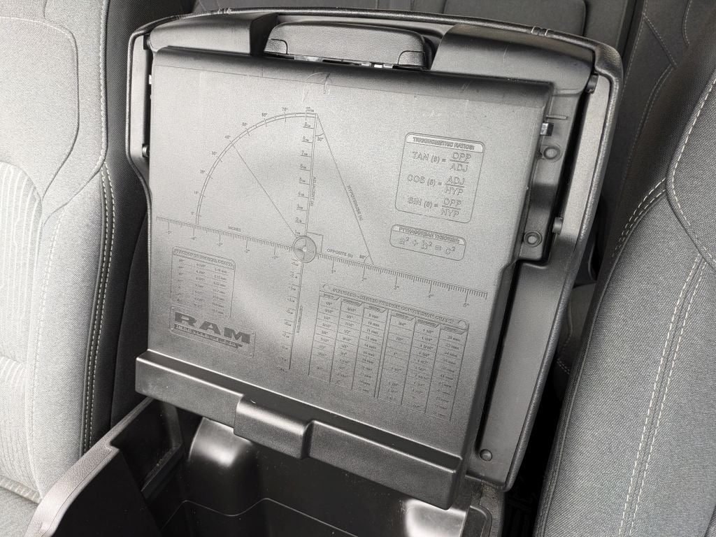 2021 RAM 1500 Big Horn Quad Cab 4x4 6'4" Box