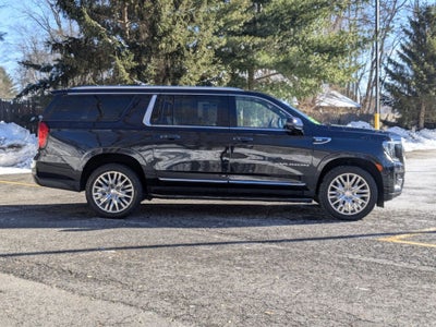 2022 GMC Yukon XL SLT