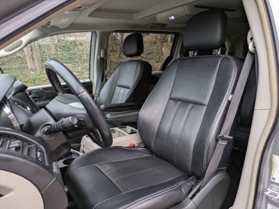 2016 Chrysler Town & Country Touring-L Anniversary Edition