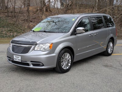 2016 Chrysler Town & Country Touring-L Anniversary Edition