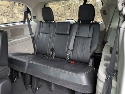 2016 Chrysler Town & Country Touring-L Anniversary Edition
