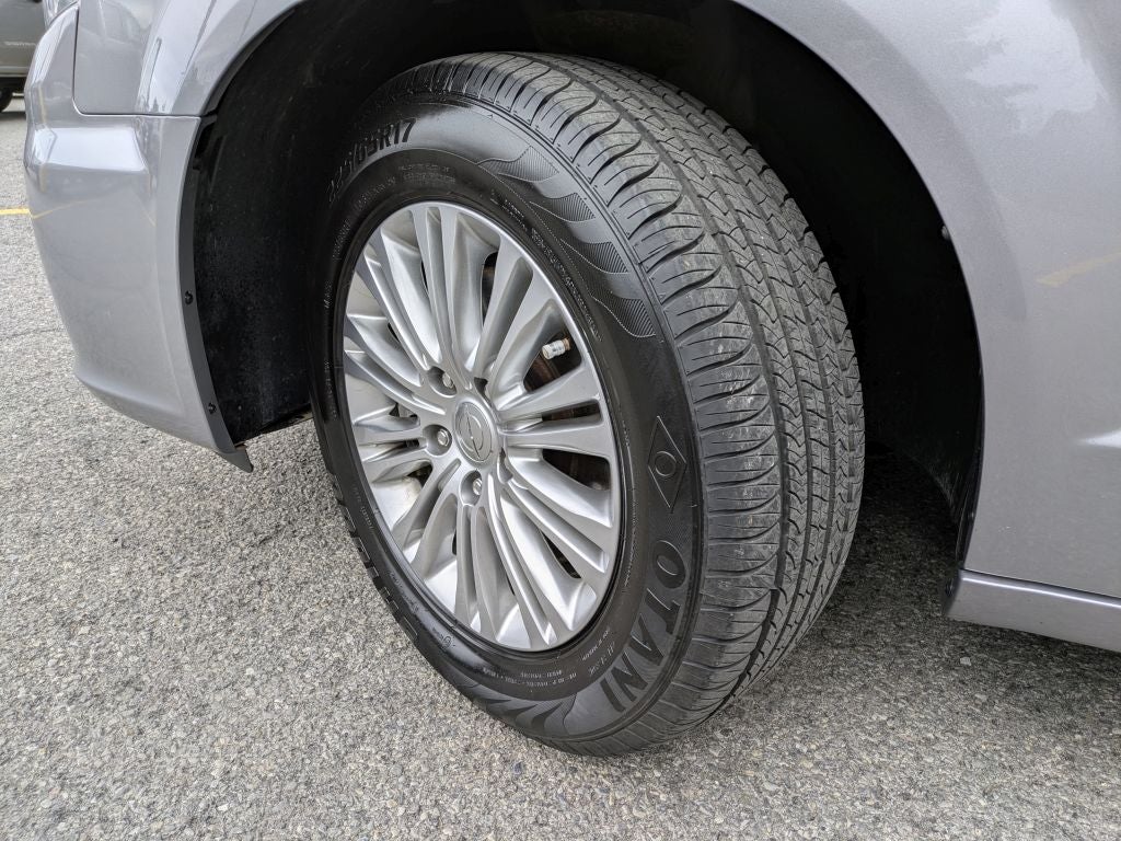 2016 Chrysler Town & Country Touring-L Anniversary Edition