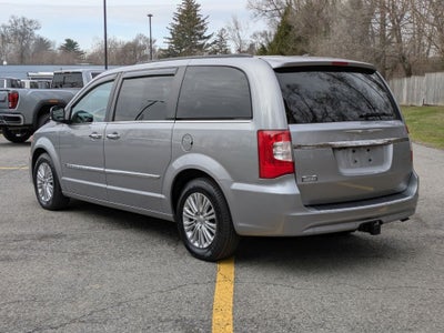 2016 Chrysler Town & Country Touring-L Anniversary Edition