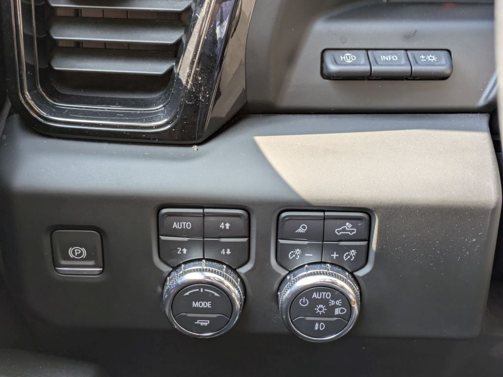 2023 GMC Sierra 1500 AT4X