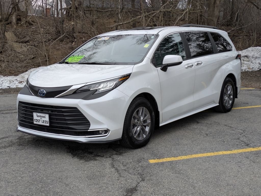 2023 Toyota Sienna XLE
