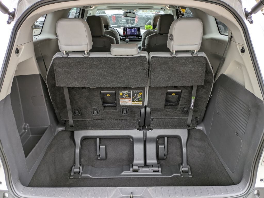 2023 Toyota Sienna XLE