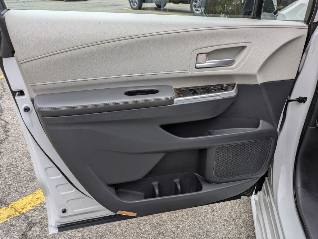 2023 Toyota Sienna XLE