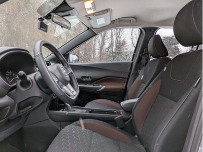 2022 Nissan Kicks SR