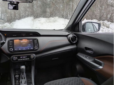 2022 Nissan Kicks SR