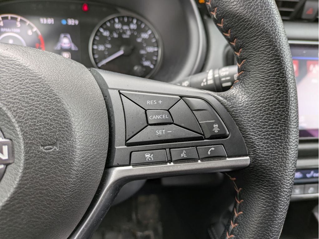 2022 Nissan Kicks SR