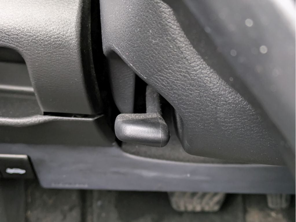 2022 Nissan Kicks SR