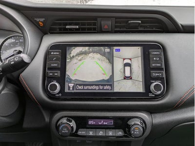 2022 Nissan Kicks SR