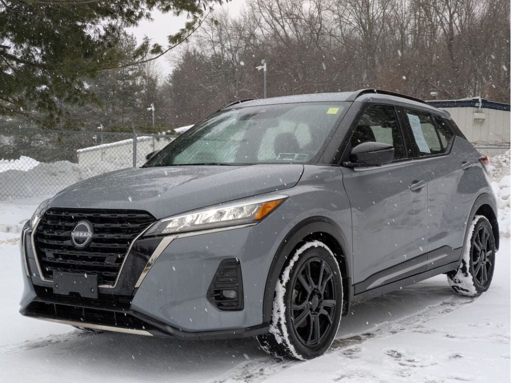 2022 Nissan Kicks SR