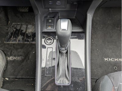 2022 Nissan Kicks SR