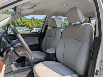 2017 Subaru Forester 2.5i (M6)