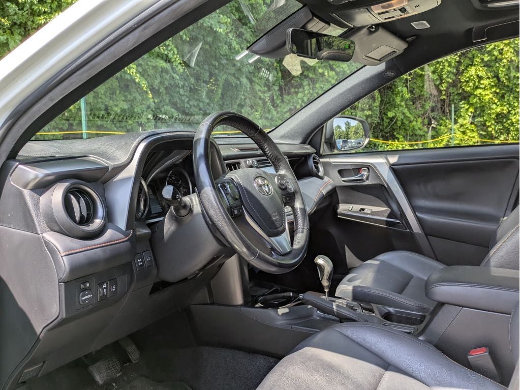 2017 Toyota RAV4 SE