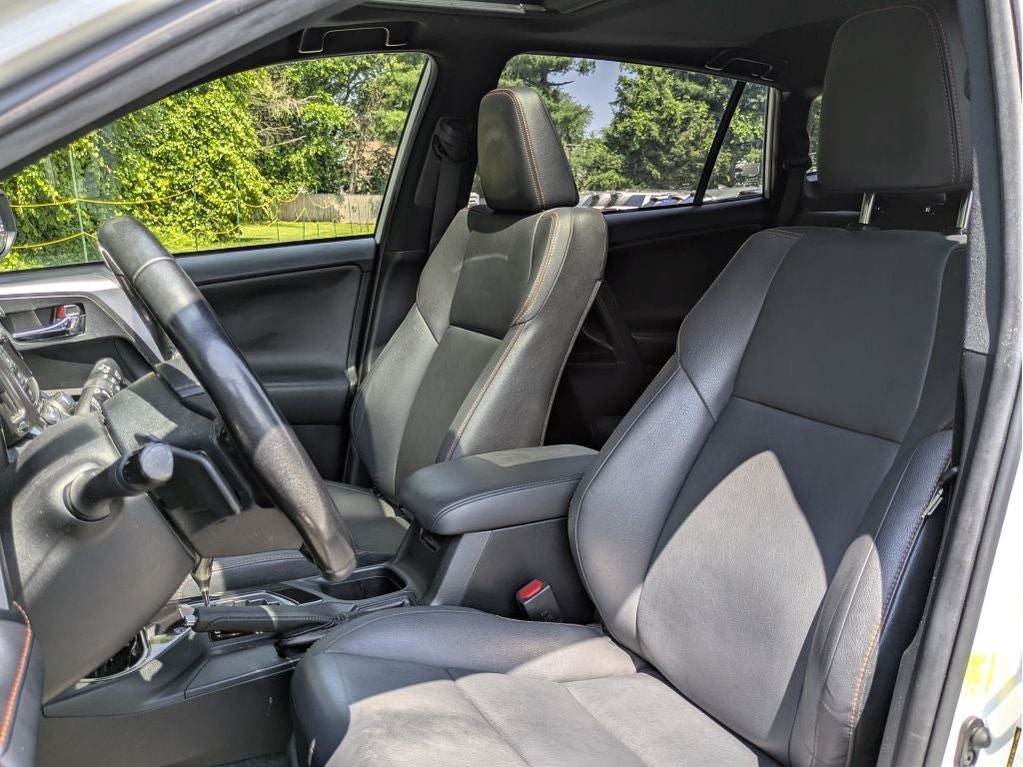 2017 Toyota RAV4 SE