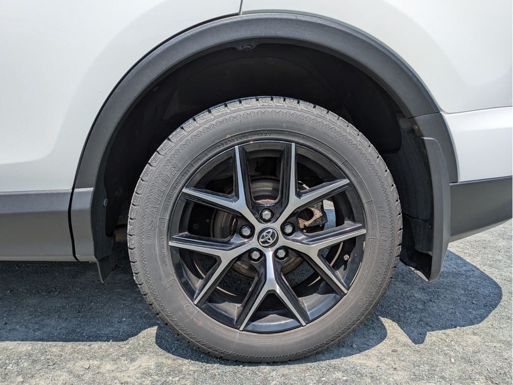 2017 Toyota RAV4 SE