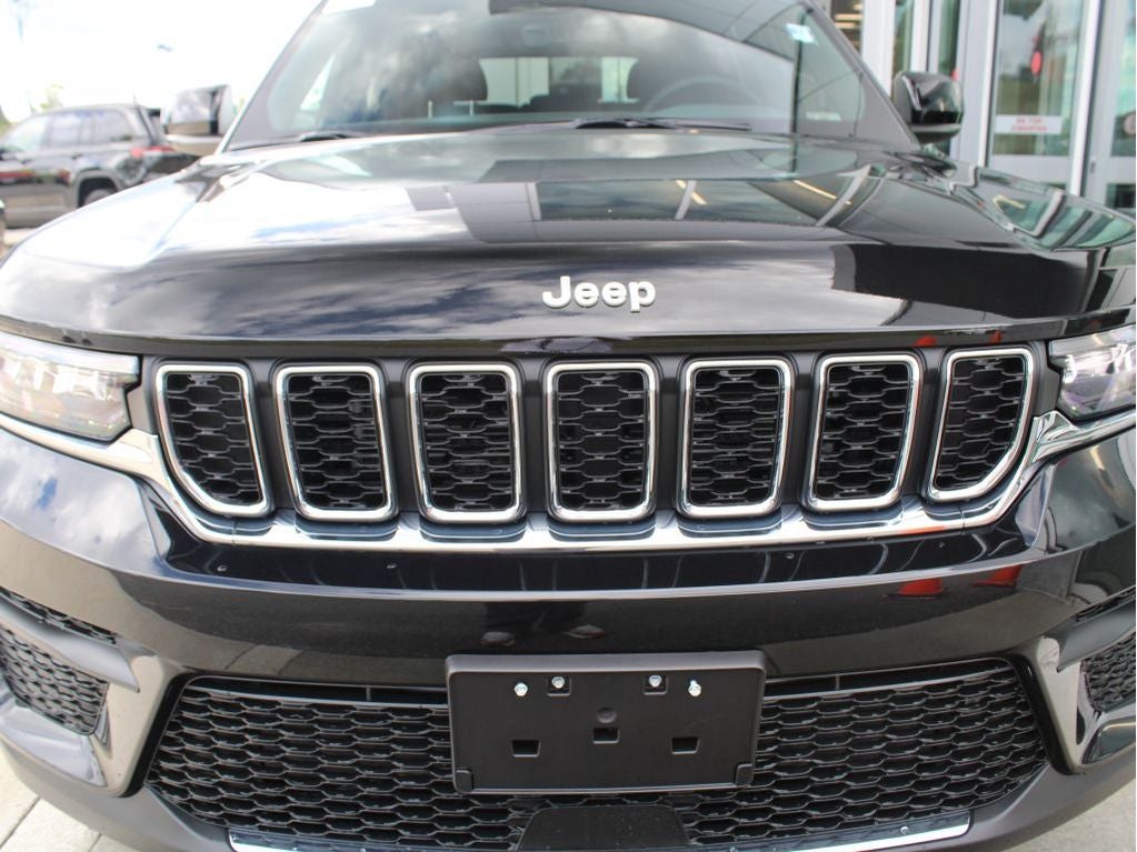 2025 Jeep Grand Cherokee Laredo X