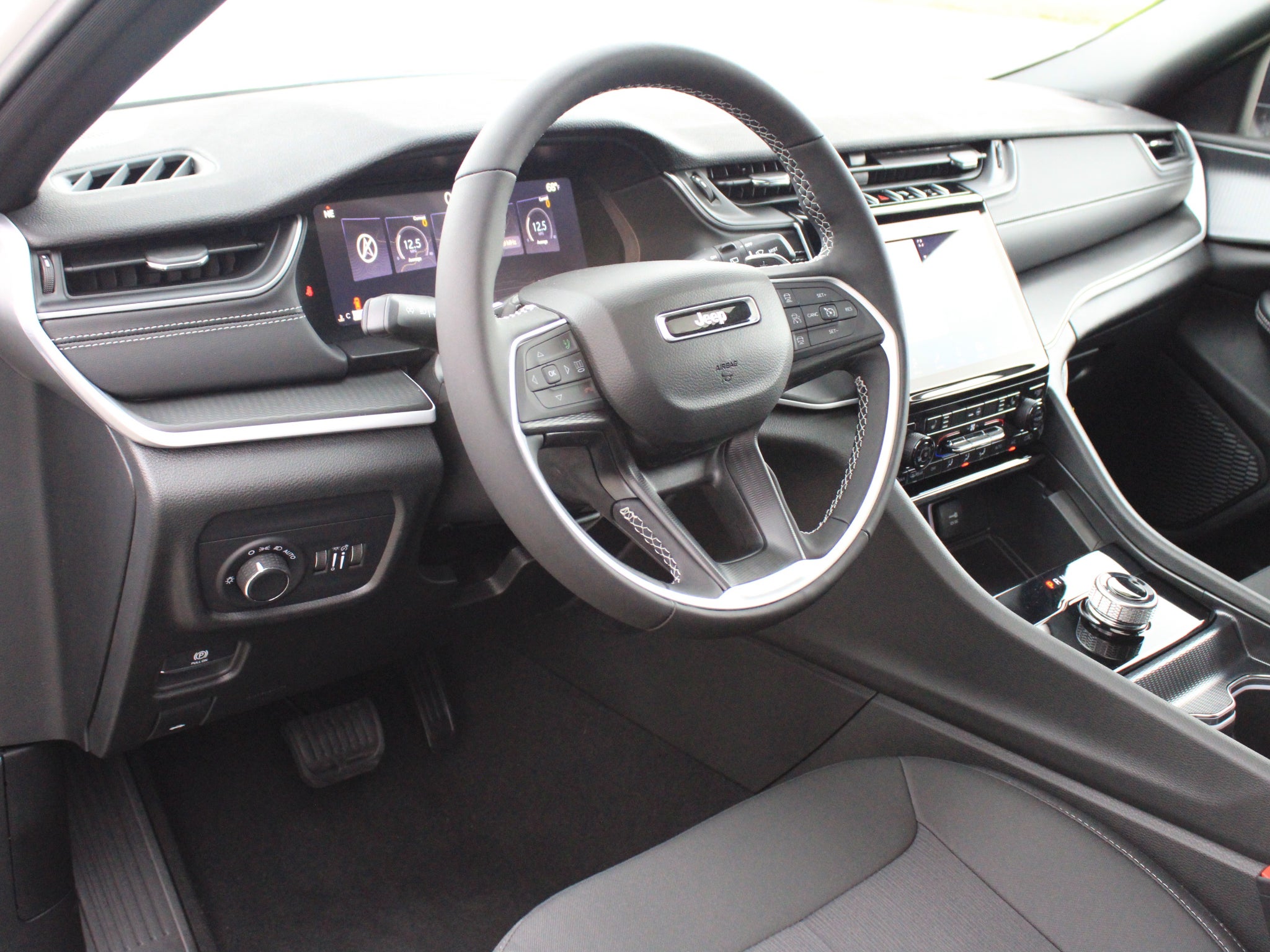 2027 Jeep Grand Cherokee Laredo X
