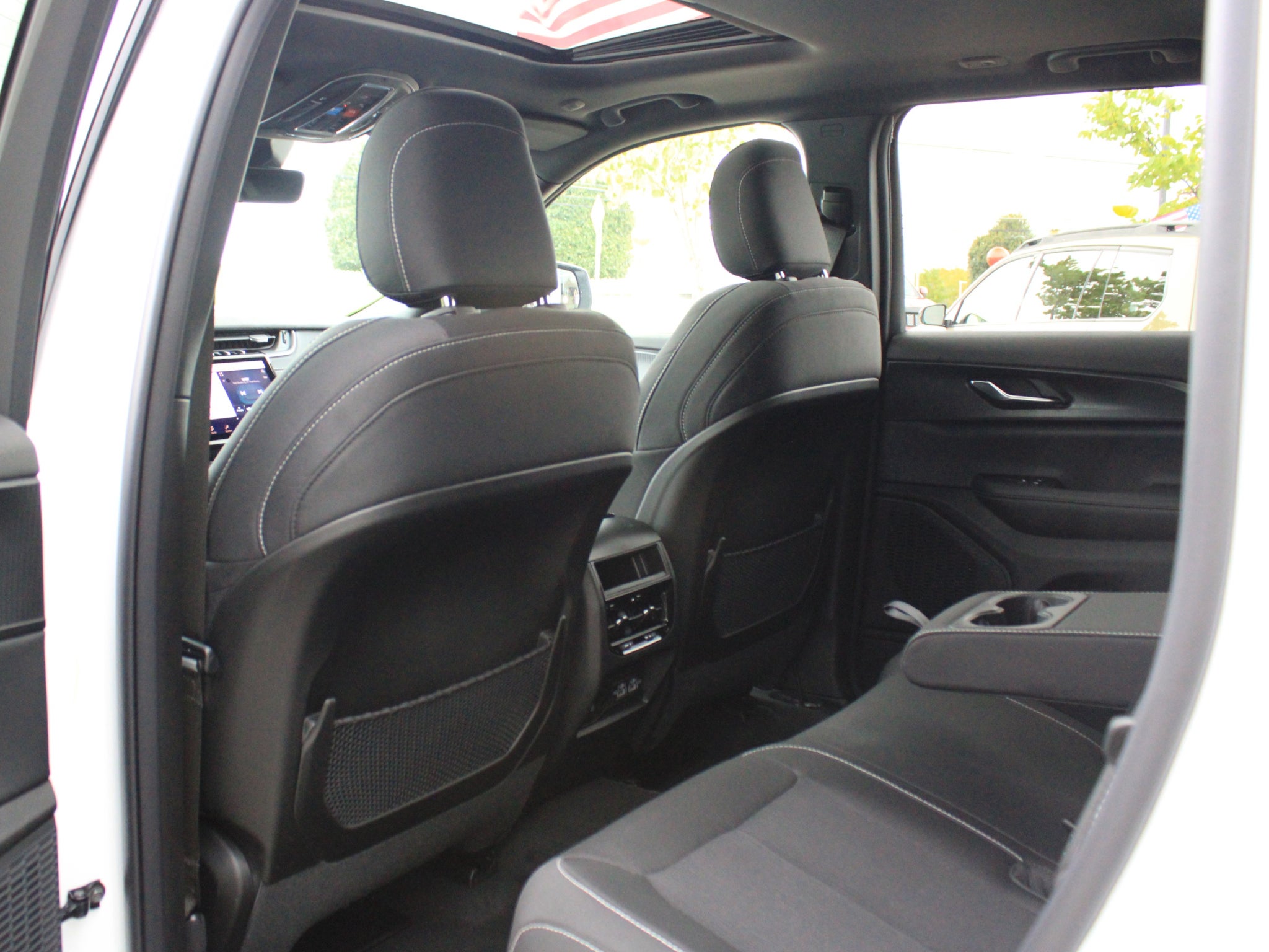 2027 Jeep Grand Cherokee Laredo X
