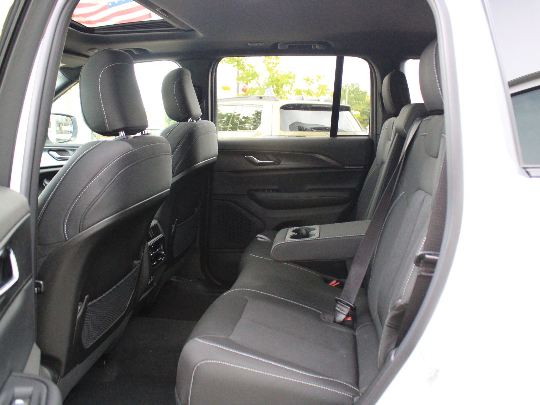 2027 Jeep Grand Cherokee Laredo X