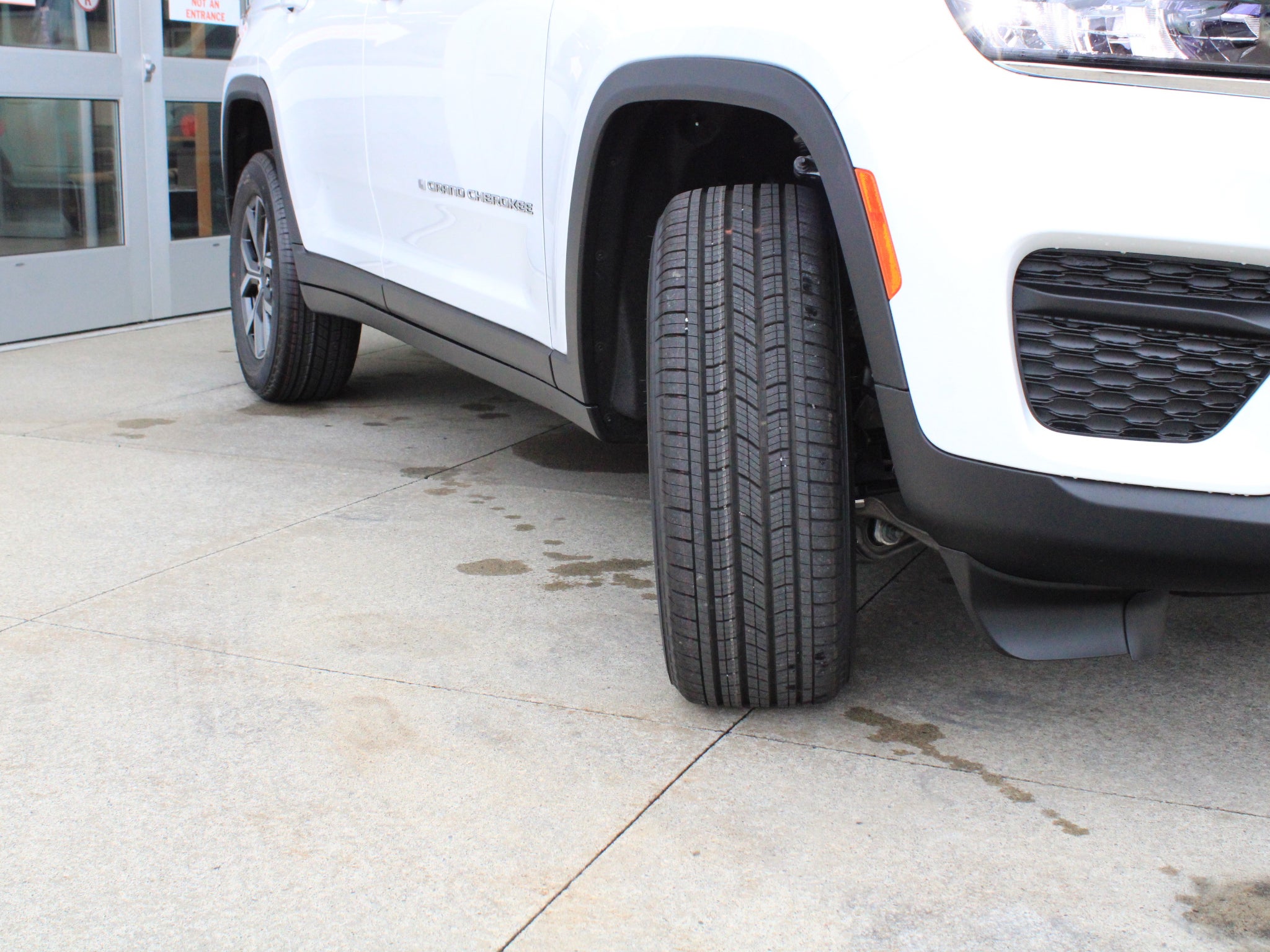 2027 Jeep Grand Cherokee Laredo X
