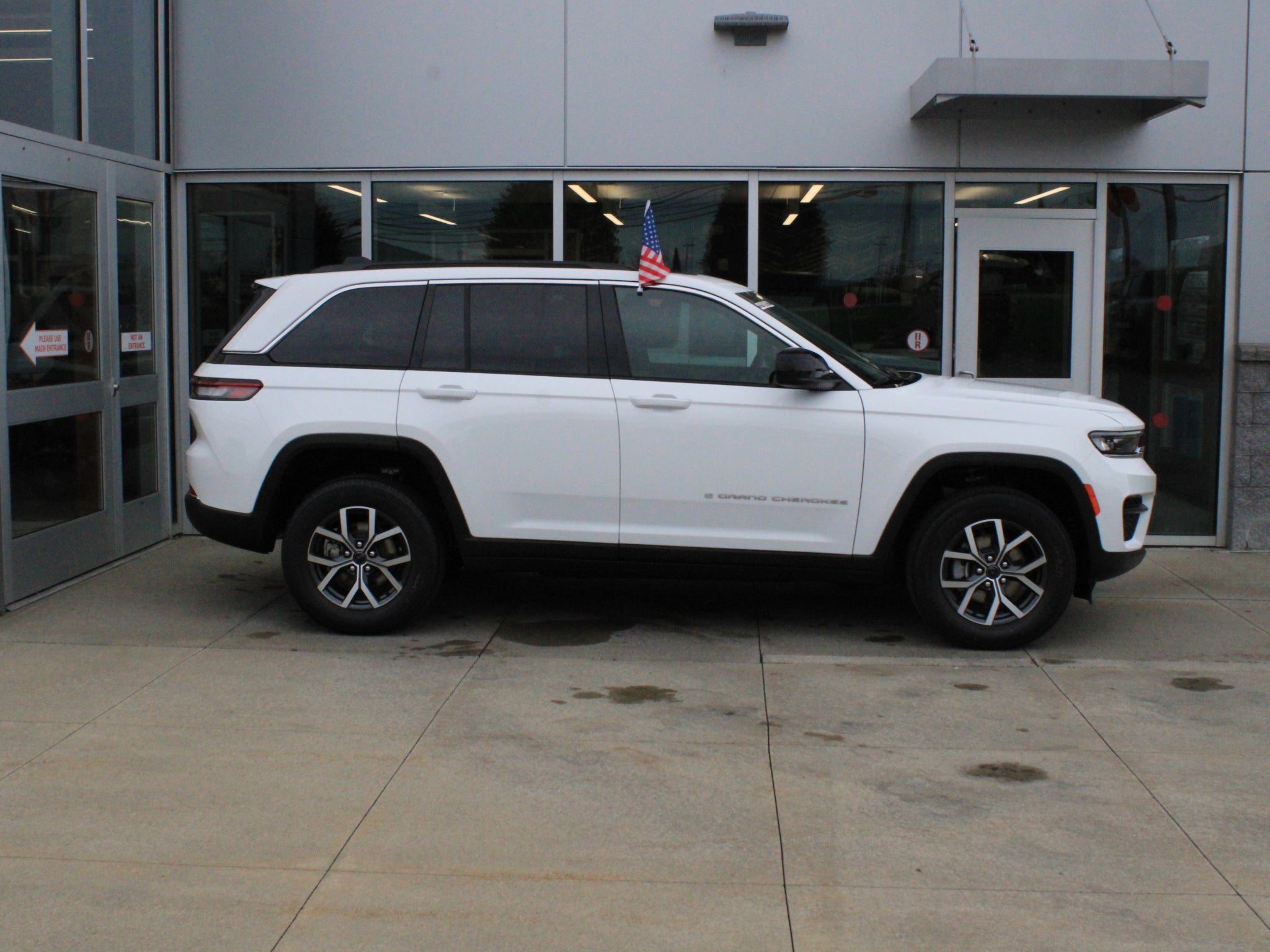 2027 Jeep Grand Cherokee Laredo X