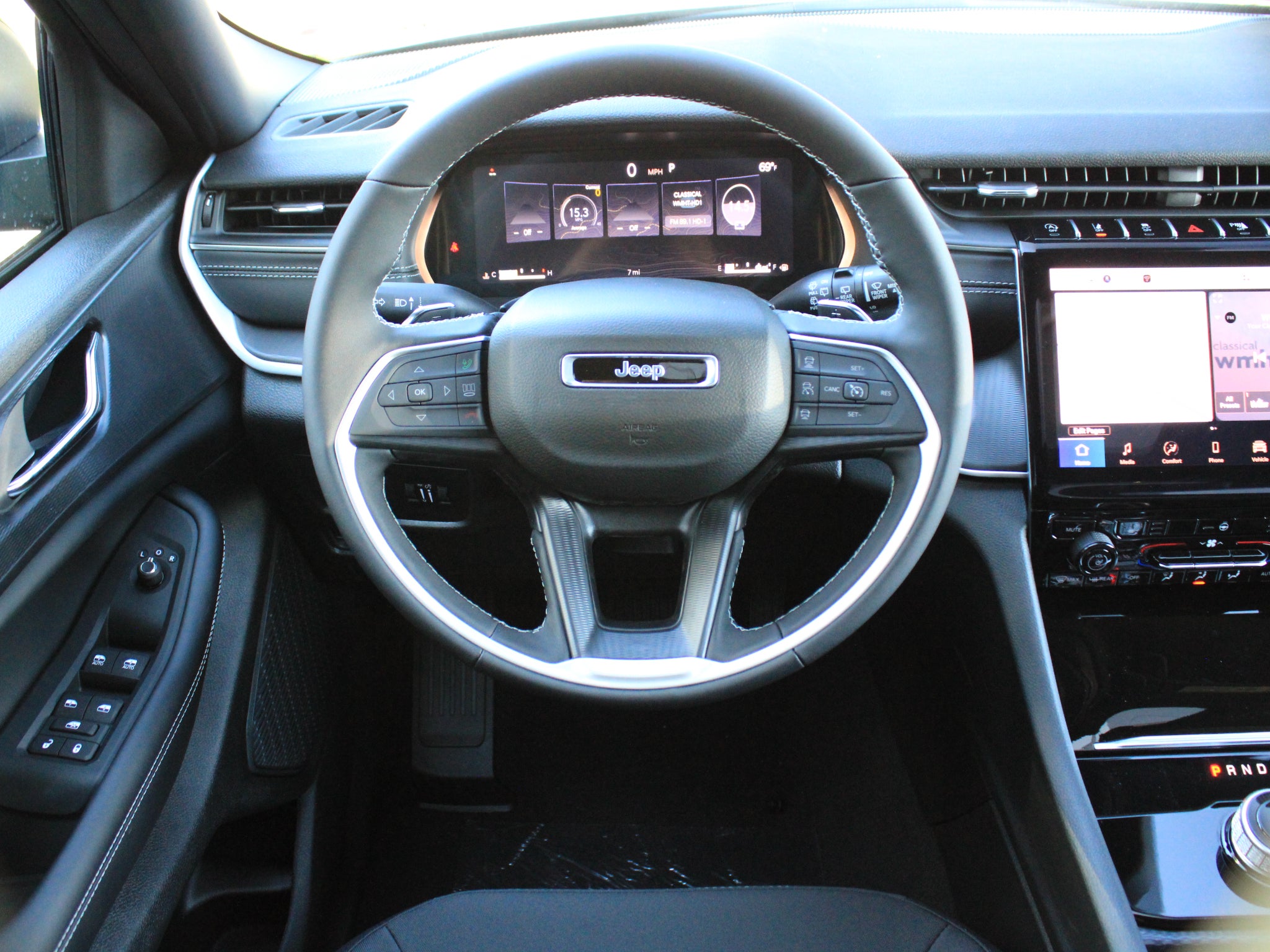 2027 Jeep Grand Cherokee Laredo X