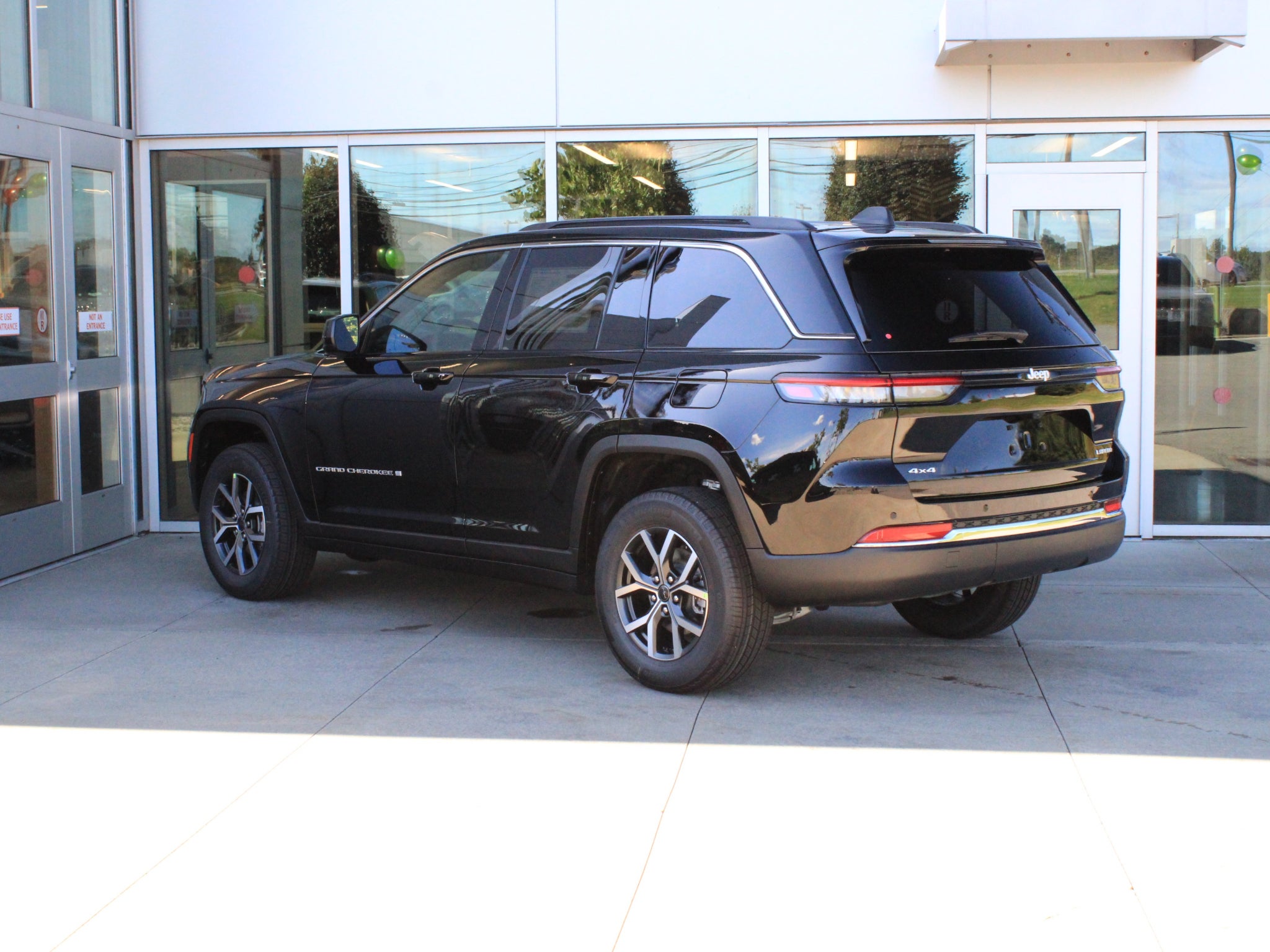 2027 Jeep Grand Cherokee Laredo X