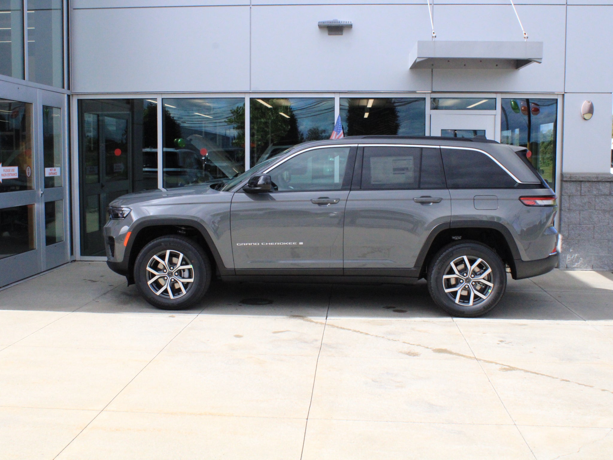 2027 Jeep Grand Cherokee Laredo X