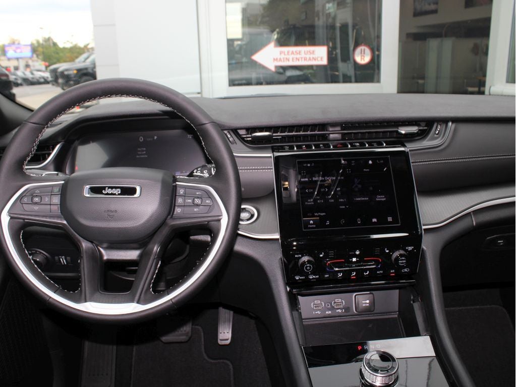 2025 Jeep Grand Cherokee Laredo X