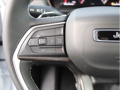 2026 Jeep Grand Cherokee Laredo Altitude