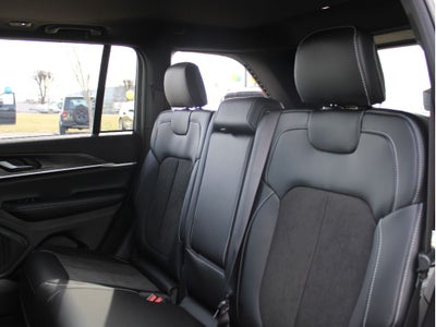 2026 Jeep Grand Cherokee Laredo Altitude