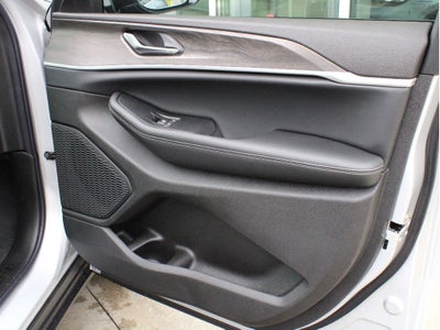 2026 Jeep Grand Cherokee Laredo Altitude