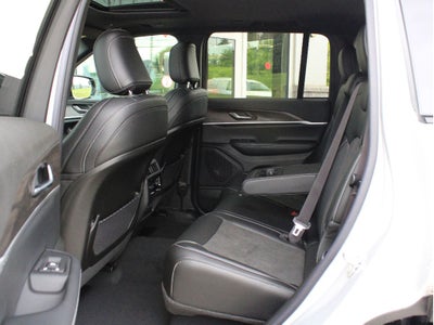 2026 Jeep Grand Cherokee Laredo Altitude