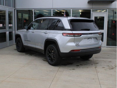 2026 Jeep Grand Cherokee Laredo Altitude