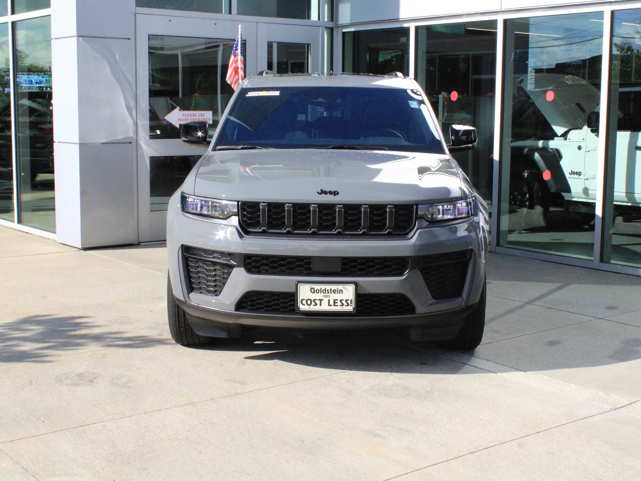 2027 Jeep Grand Cherokee Laredo Altitude