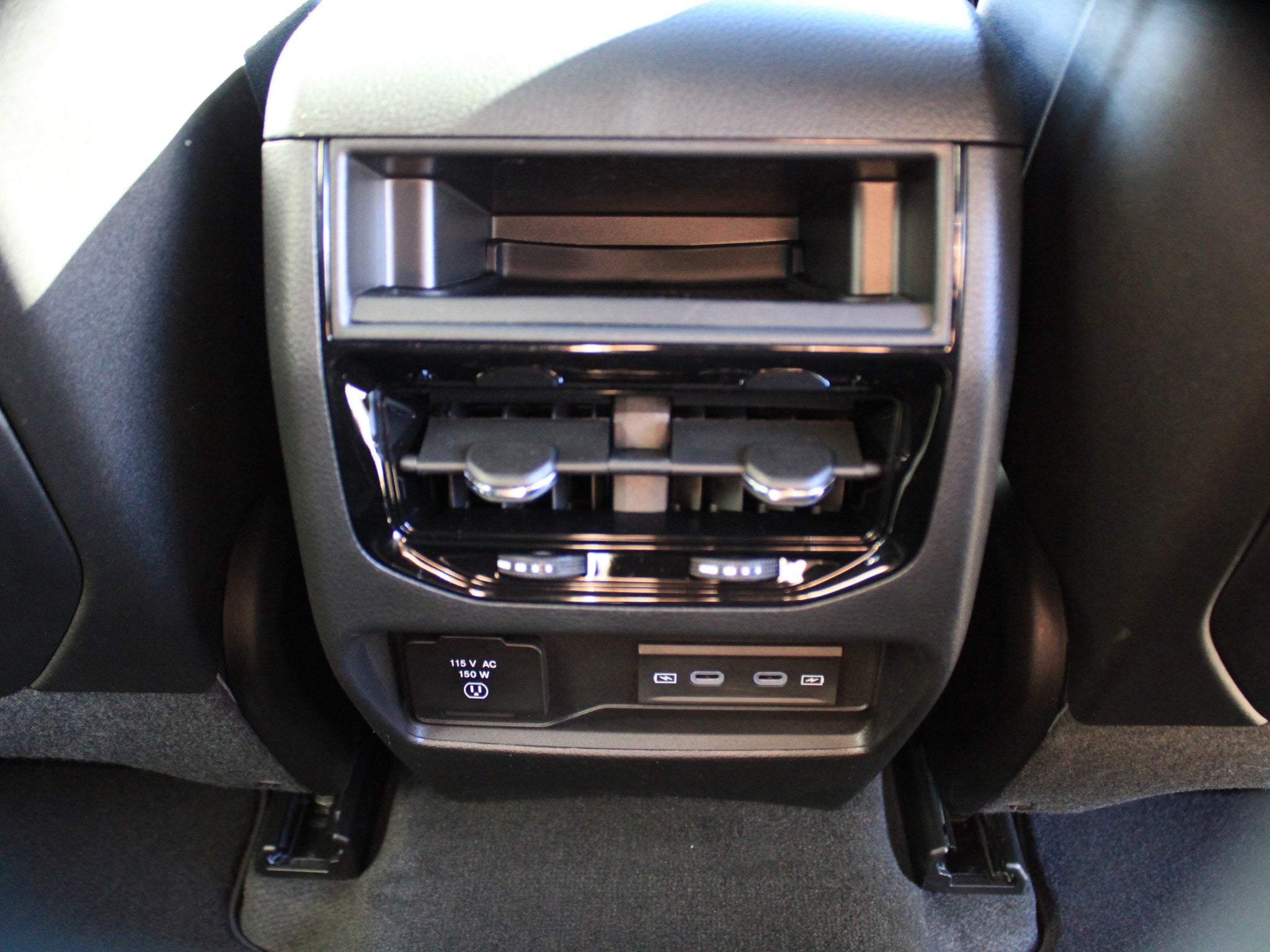 2027 Jeep Grand Cherokee Laredo Altitude