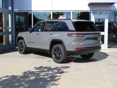 2027 Jeep Grand Cherokee Laredo Altitude