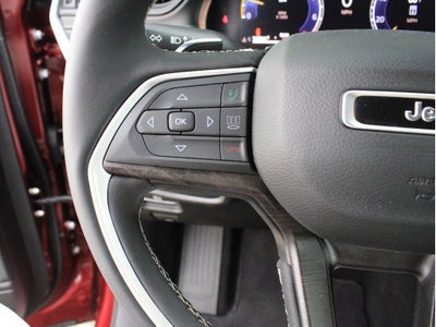 2026 Jeep Grand Cherokee Laredo Altitude