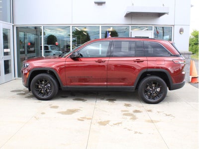 2026 Jeep Grand Cherokee Laredo Altitude
