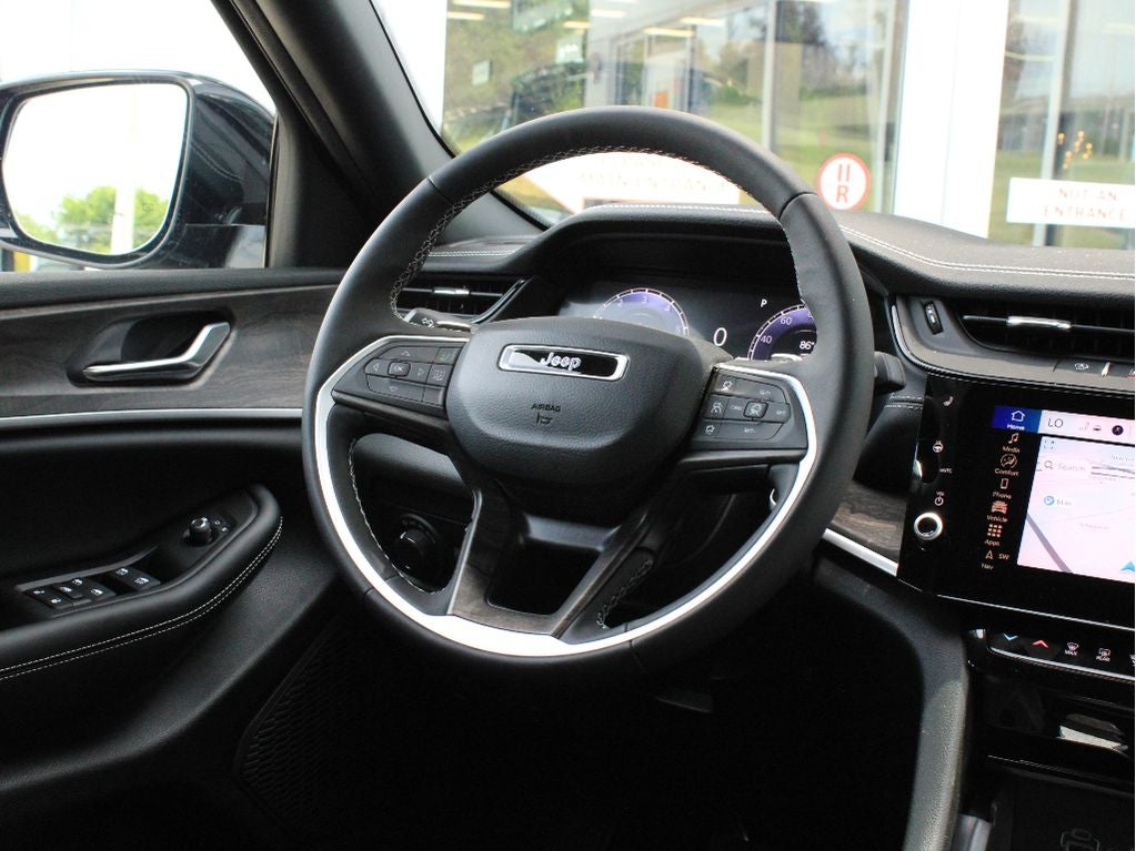 2026 Jeep Grand Cherokee Laredo Altitude