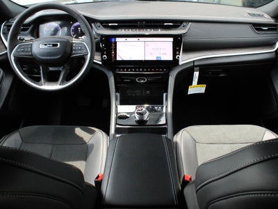 2026 Jeep Grand Cherokee Laredo Altitude