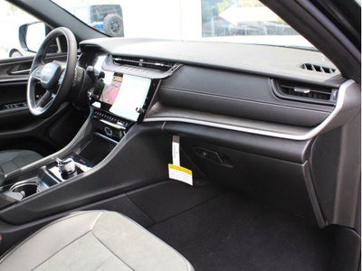 2026 Jeep Grand Cherokee Laredo Altitude