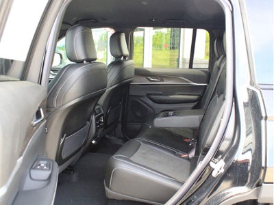 2026 Jeep Grand Cherokee Laredo Altitude