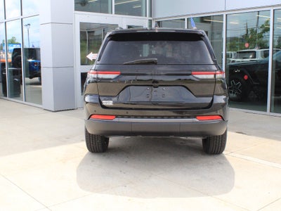 2026 Jeep Grand Cherokee Laredo Altitude