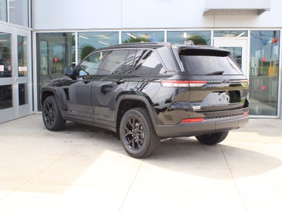 2026 Jeep Grand Cherokee Laredo Altitude